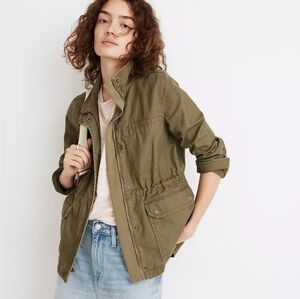 Forever 21 XXI green army jacket, cinch waist/hemline, zipper front pockets Sz M